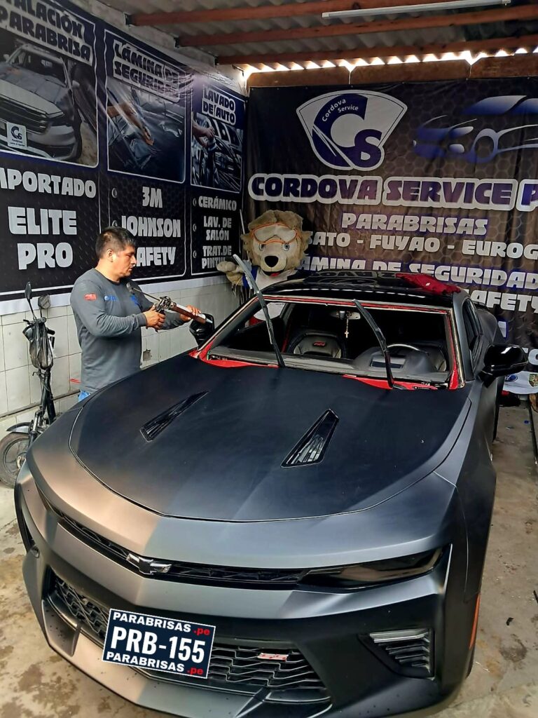 Instalación de parabrisas en auto particular en Lima por técnicos especializados